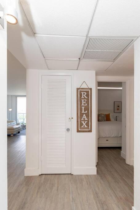 Stunning & Spacious Resort-Style Condo Across From Beach! Miami Beach Eksteriør billede